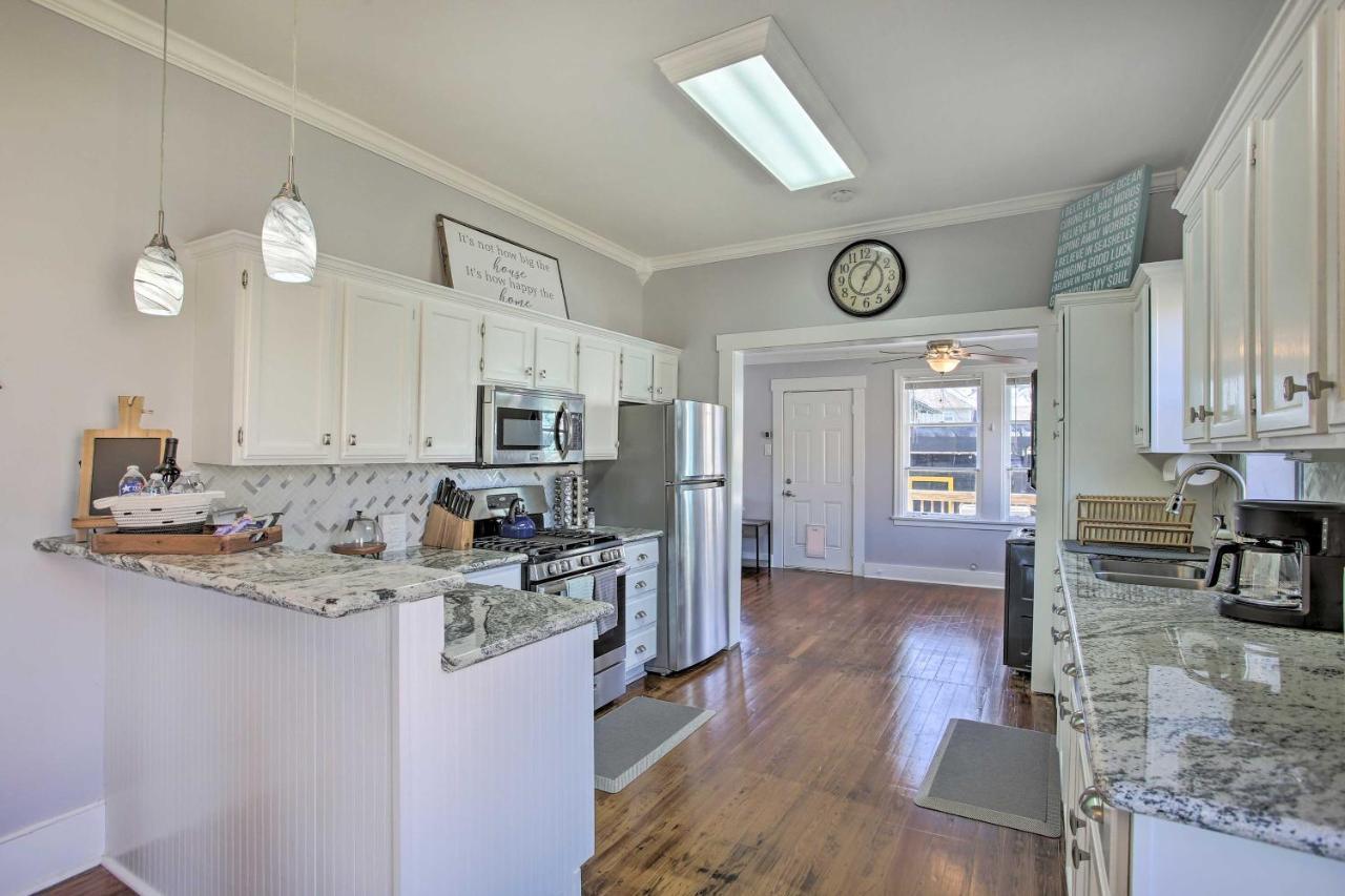 Cozy Beach Bungalow Near Galveston Seawall And Pier Zewnętrze zdjęcie
