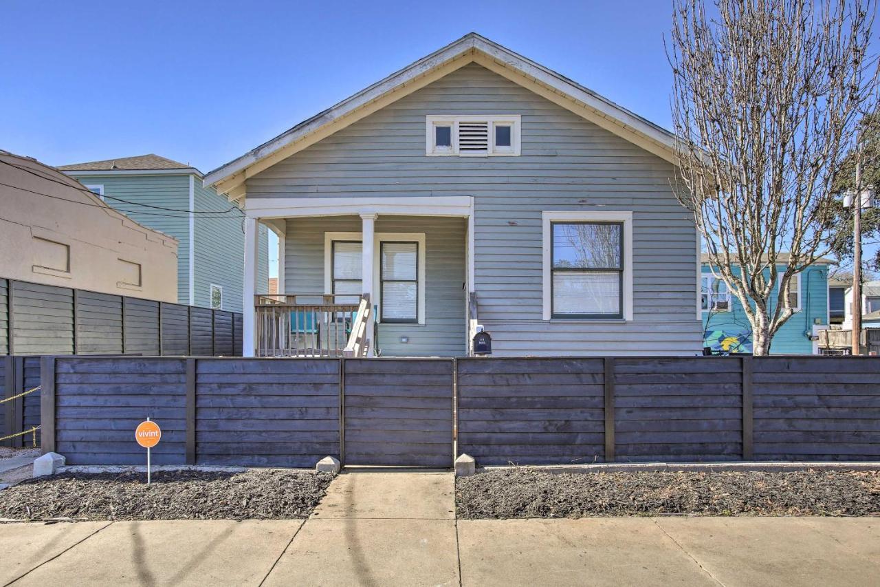 Cozy Beach Bungalow Near Galveston Seawall And Pier Zewnętrze zdjęcie
