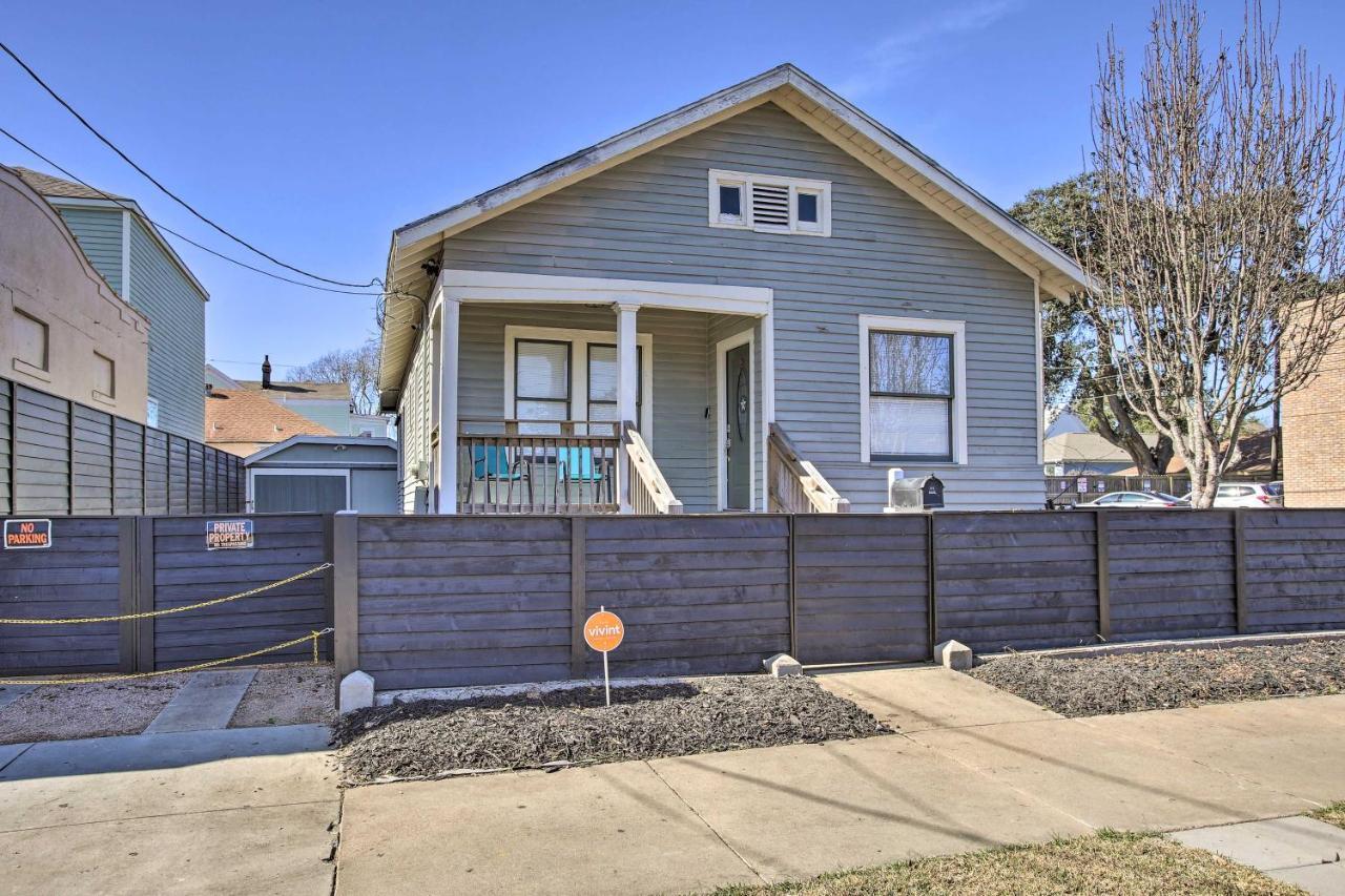 Cozy Beach Bungalow Near Galveston Seawall And Pier Zewnętrze zdjęcie